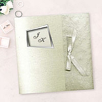 Zaproszenia ślubne F50473 Papier perłowy, wycięte okienko na inicjały, wkładka z kalki