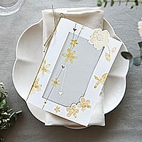 Zaproszenia ślubne F70704 Papier biały matowy, zdobienia złocone, wkładka z kalki