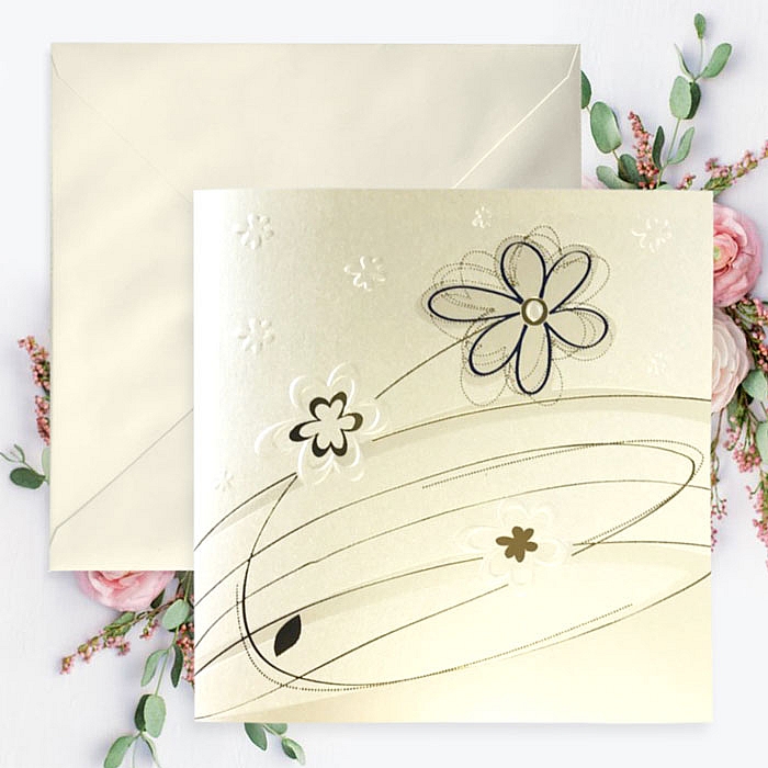 Zaproszenia ślubne C051239W Papier metalizowany, tłoczone kwiatuszki, złocenie